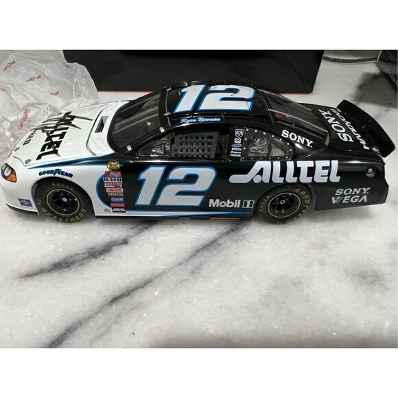 RYAN NEWMAN AUTOGRAPHED 2006 DODGE CHARGER ALLTEL DIECAST - Picture 9 of 10